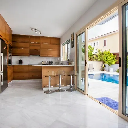 Villa Coralli Coral Bay